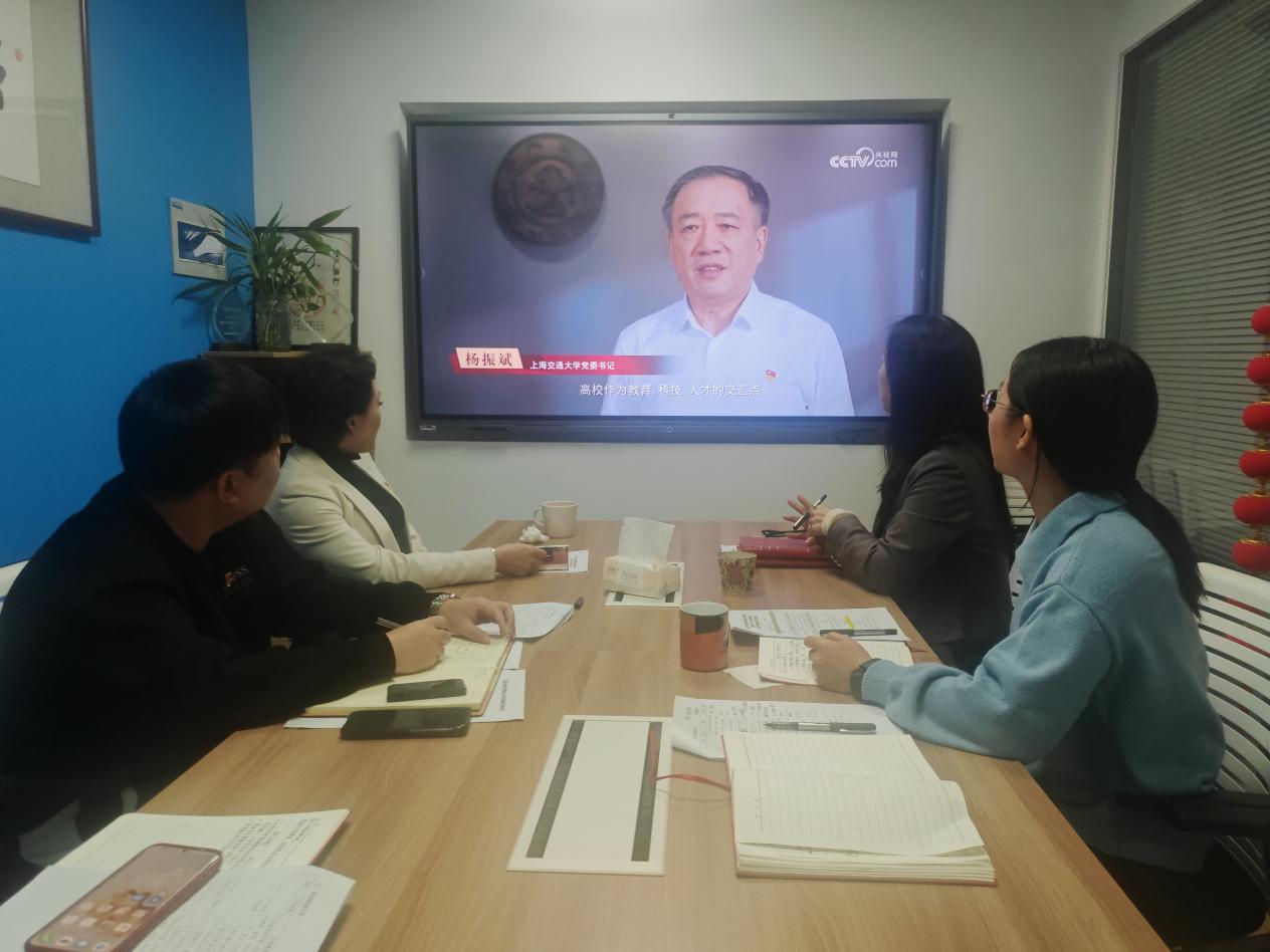 1492d7648e85143d8d197d7233e2030